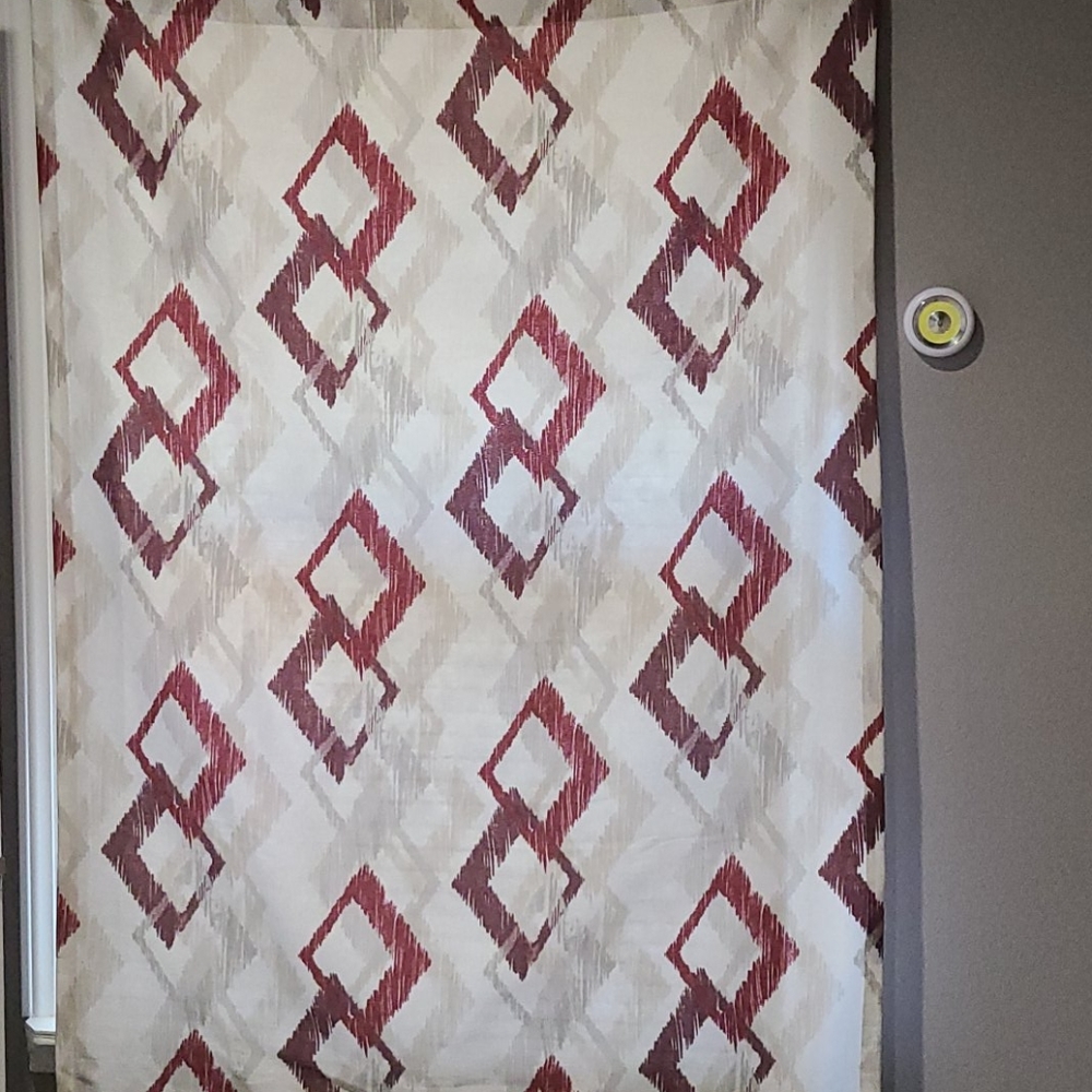 4 Curtains